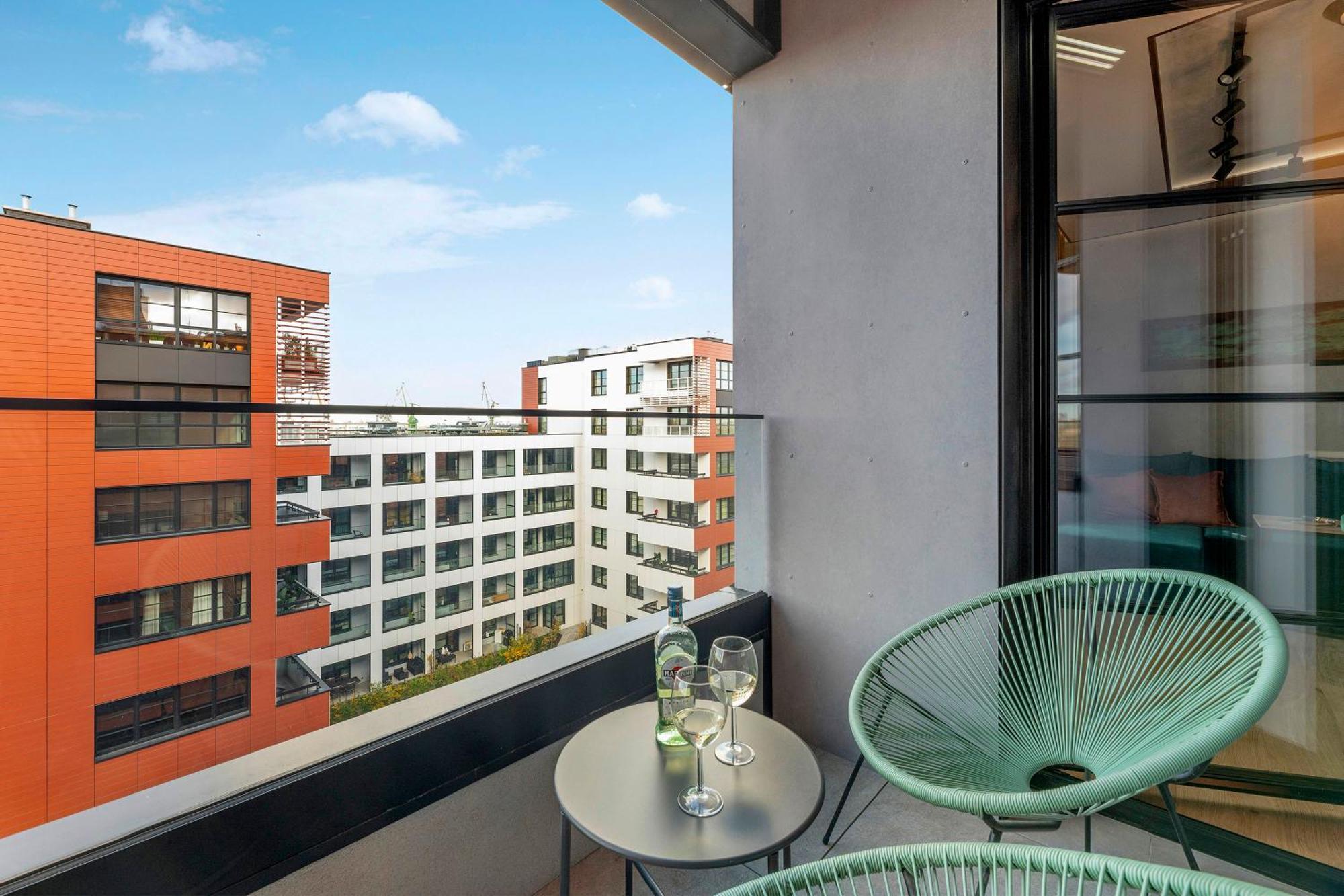 Doki Living & Foodhall By Downtown Apartments Gdansk Exterior photo