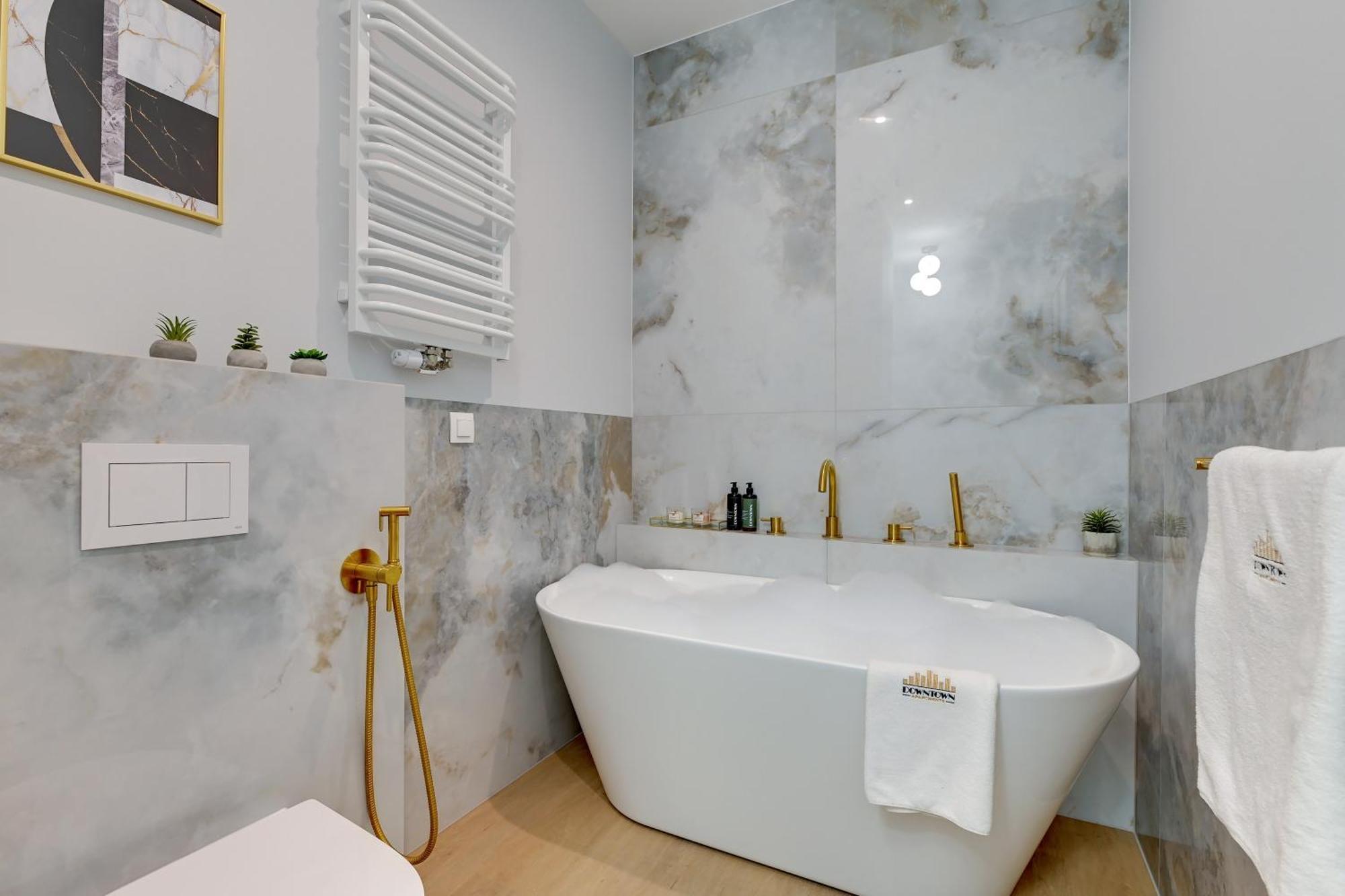 Doki Living & Foodhall By Downtown Apartments Gdansk Room photo