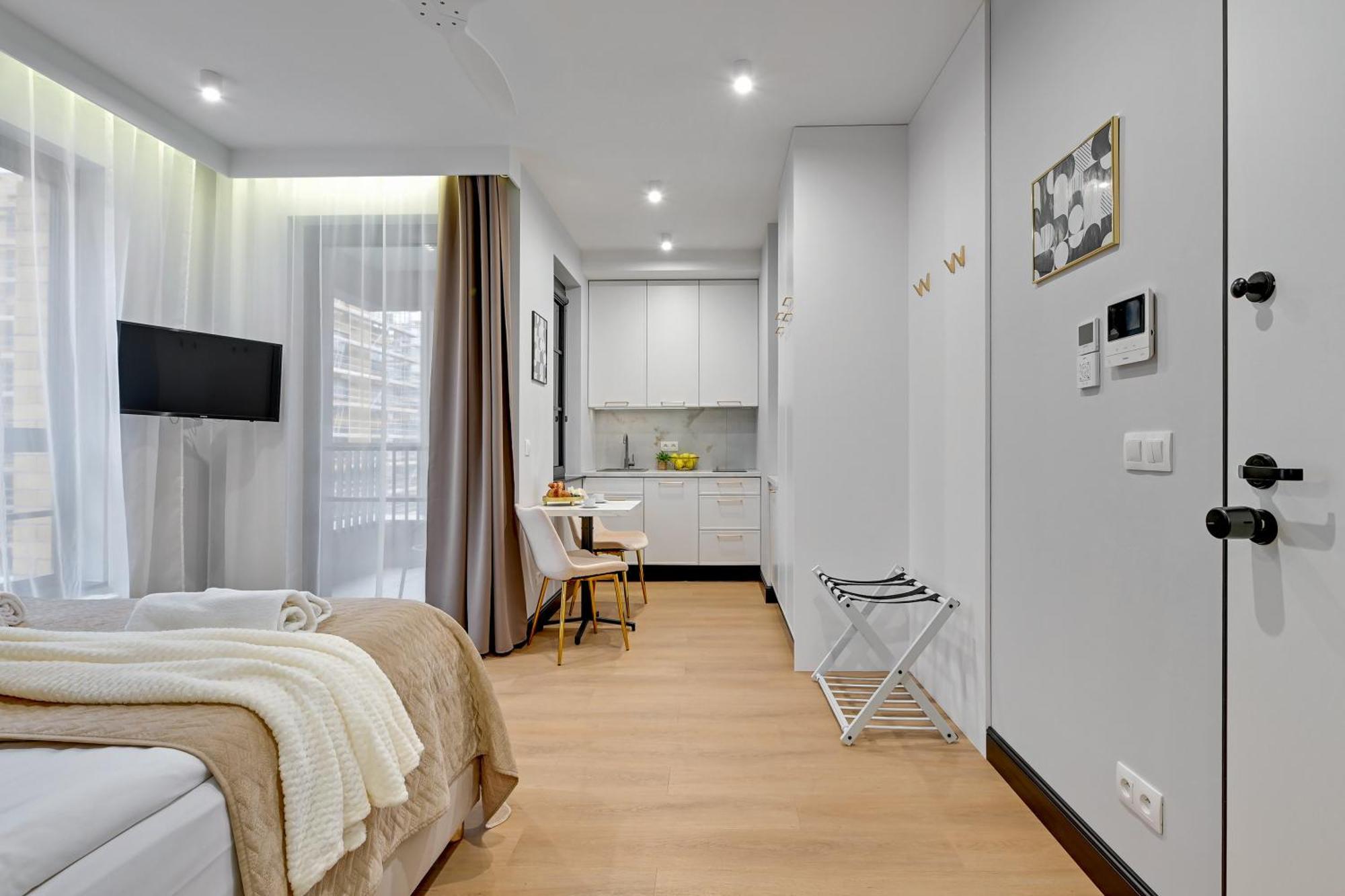 Doki Living & Foodhall By Downtown Apartments Gdansk Room photo
